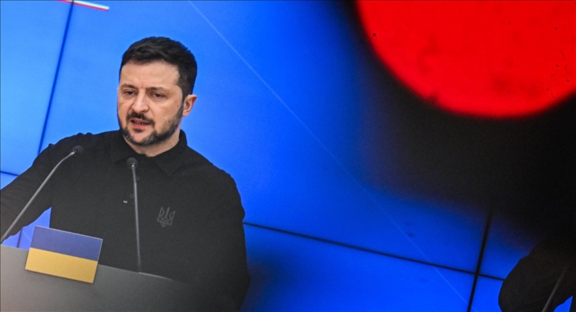 Zelensky'den kritik açıklama: Rusya ile çatışmalar biterse görevi bırakmaya hazırım
