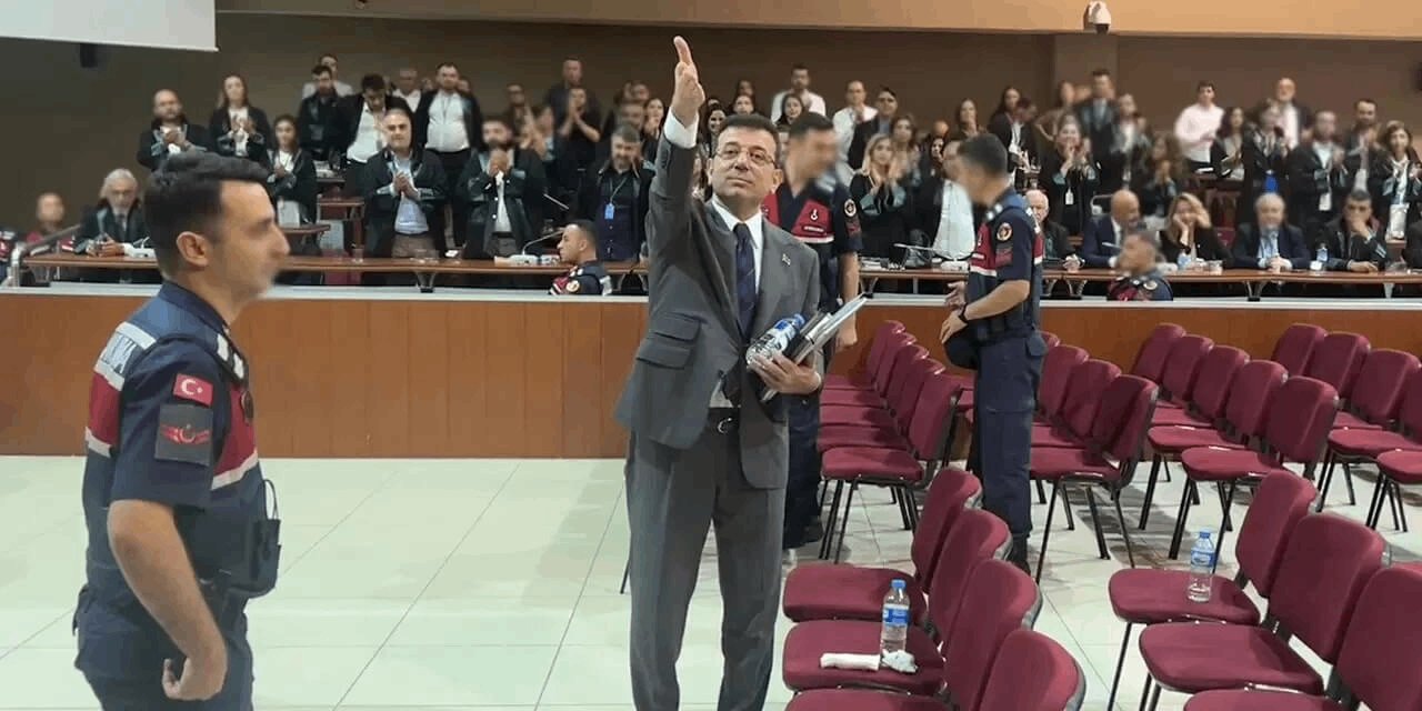 İmamoğlu 'Bilirkişi Davası'nda ilk kez hakim karşısında: Dava ertelendi