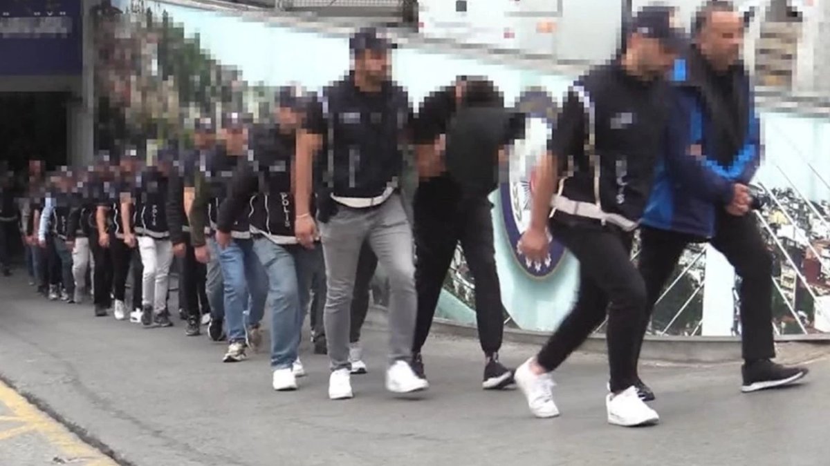 Sahte vatandaşlık şebekesine büyük darbe: 49 tutuklama