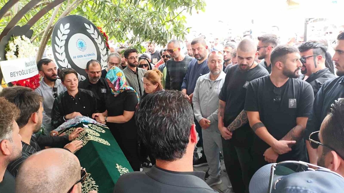 Güllü son yolculuğuna uğurlandı: Cenaze töreninde gözyaşları sel oldu