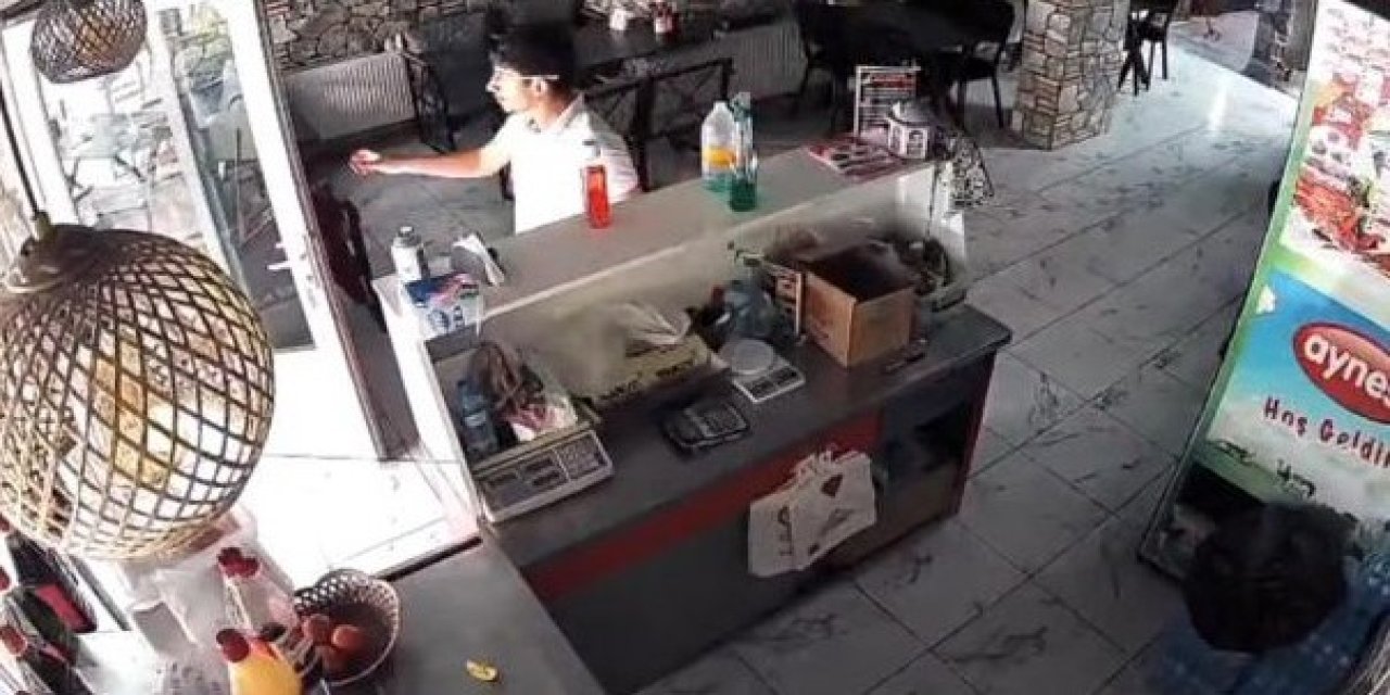 Kütahya'da deprem anı kameraya yansıdı! Bazı binalarda hasar meydana geldi