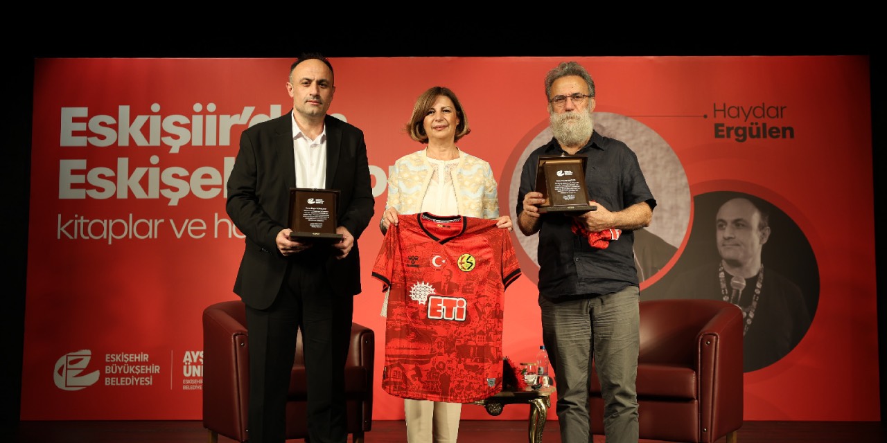Şiir ve Futbol Eskişehir’de aynı sahnede buluştu