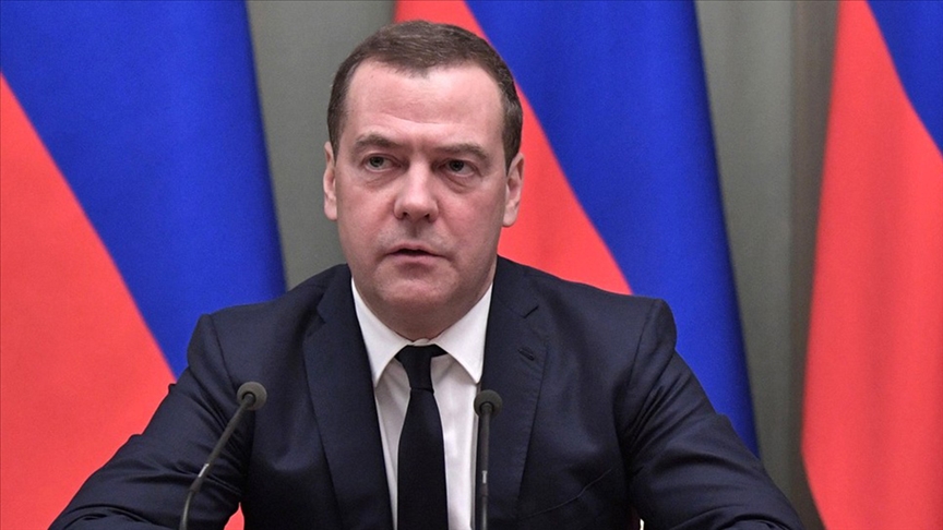 Medvedev'den net mesaj: Avrupa ile savaş değil, bölgelerin yeniden inşası önceliğimiz!