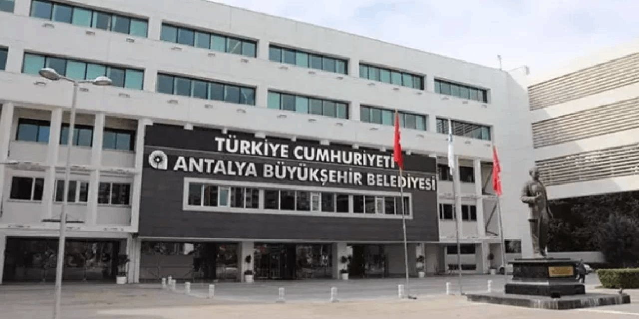 Antalya Büyükşehir Belediyesi'ne operasyon sonrası Antalyaspor Derneği'nde de arama yapıldı: 20 kişi hakkında gözaltı kararı