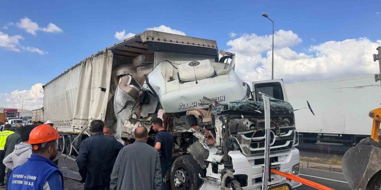 Feci zincirleme kaza: 3 yaralı