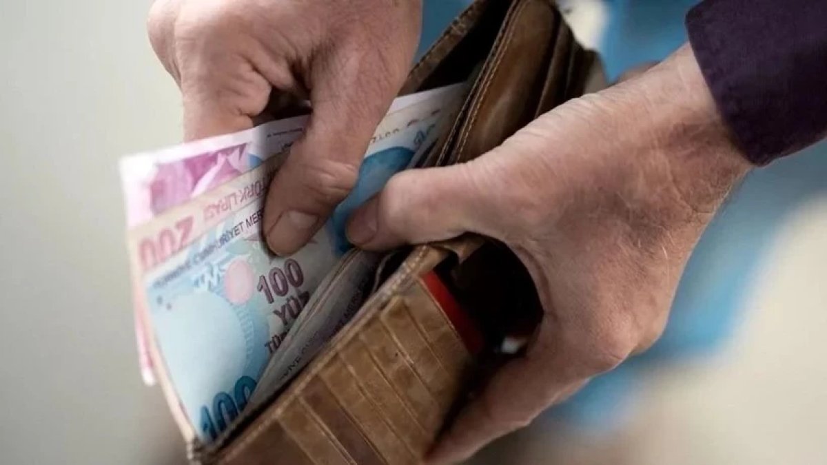 Memur ve emekliler için kritik gün: Ocak zammı ne olacak?