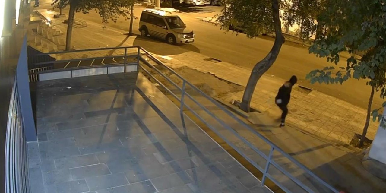 Haraç vermeyen kuyumcuya kurşun yağdı! O anlar kamerada