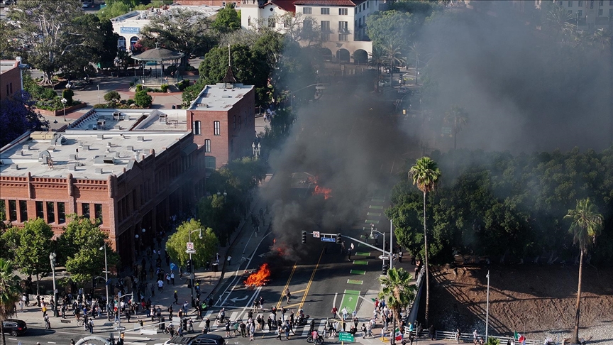 Los Angeles'ta dev yangın: Chevron rafinerisindeki alevler millerce uzaktan görüldü!