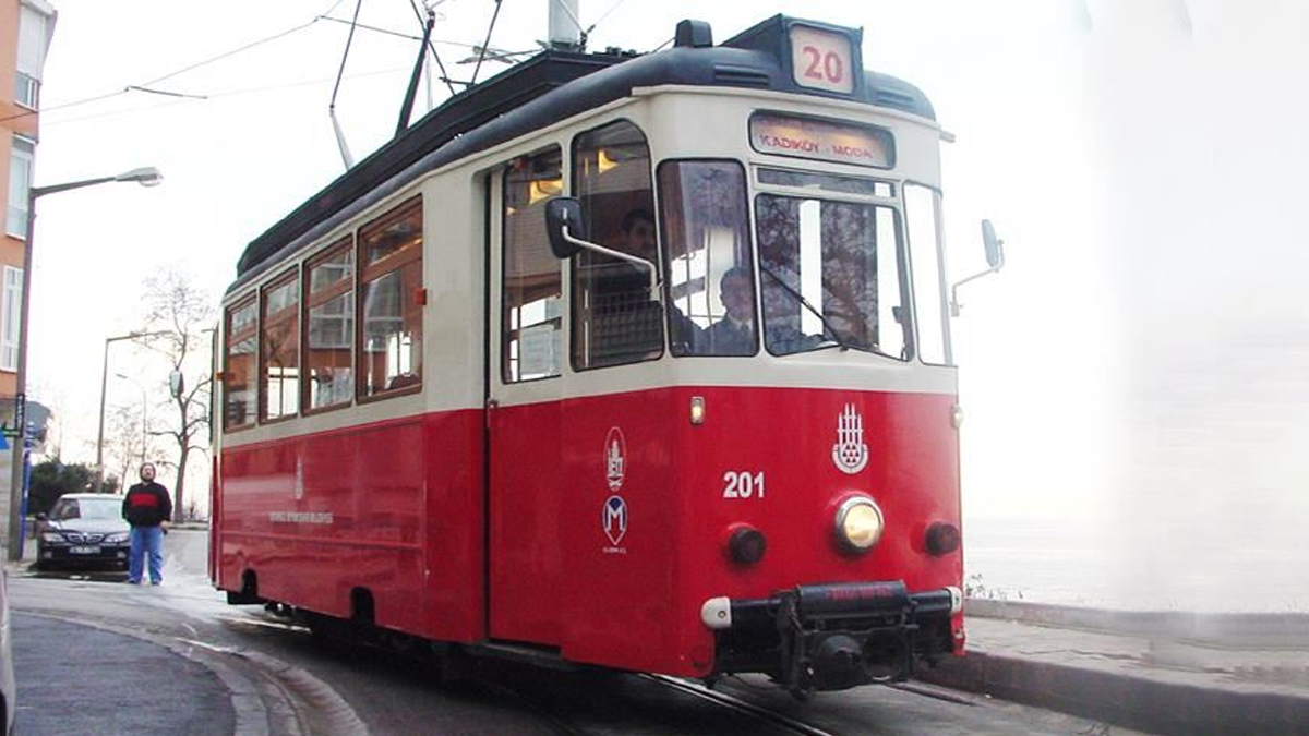 Kadıköy-Moda tramvay seferleri yeniden başladı