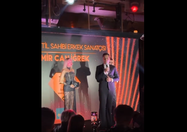 Emir Can İğrek ödülünü Filistili çocuklara armağan etti