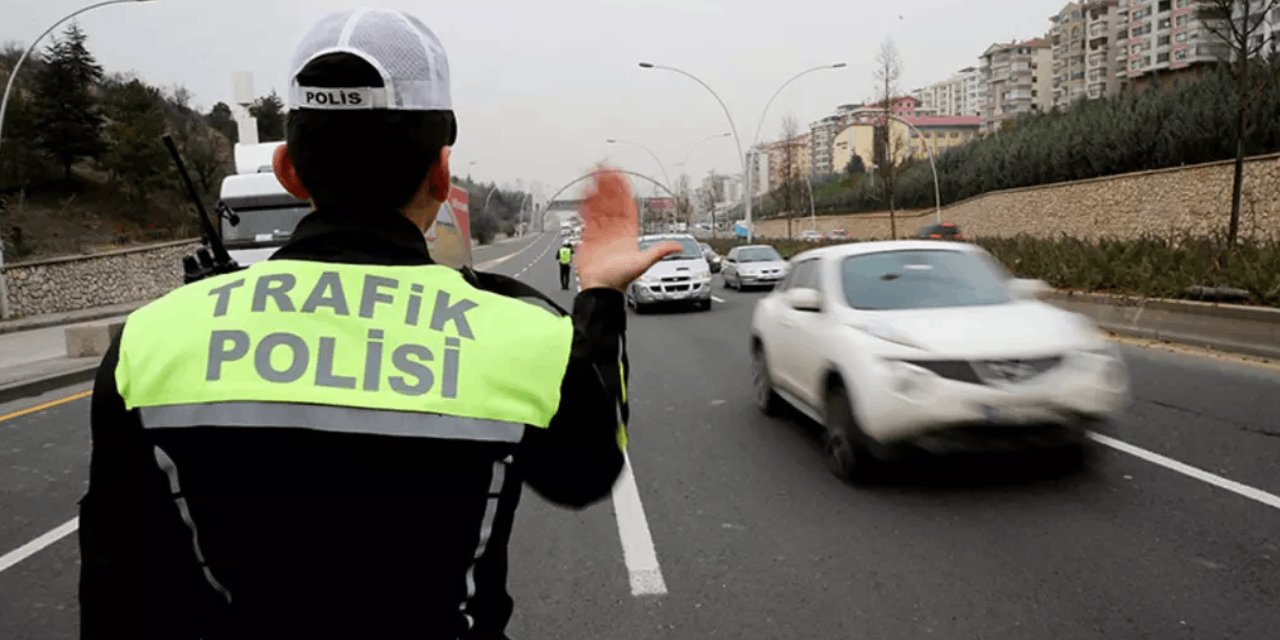 Trafikte yeni dönem başlıyor! Bunu yapanın sürücü belgeleri geri alınacak! Kullanmak zorunlu olacak