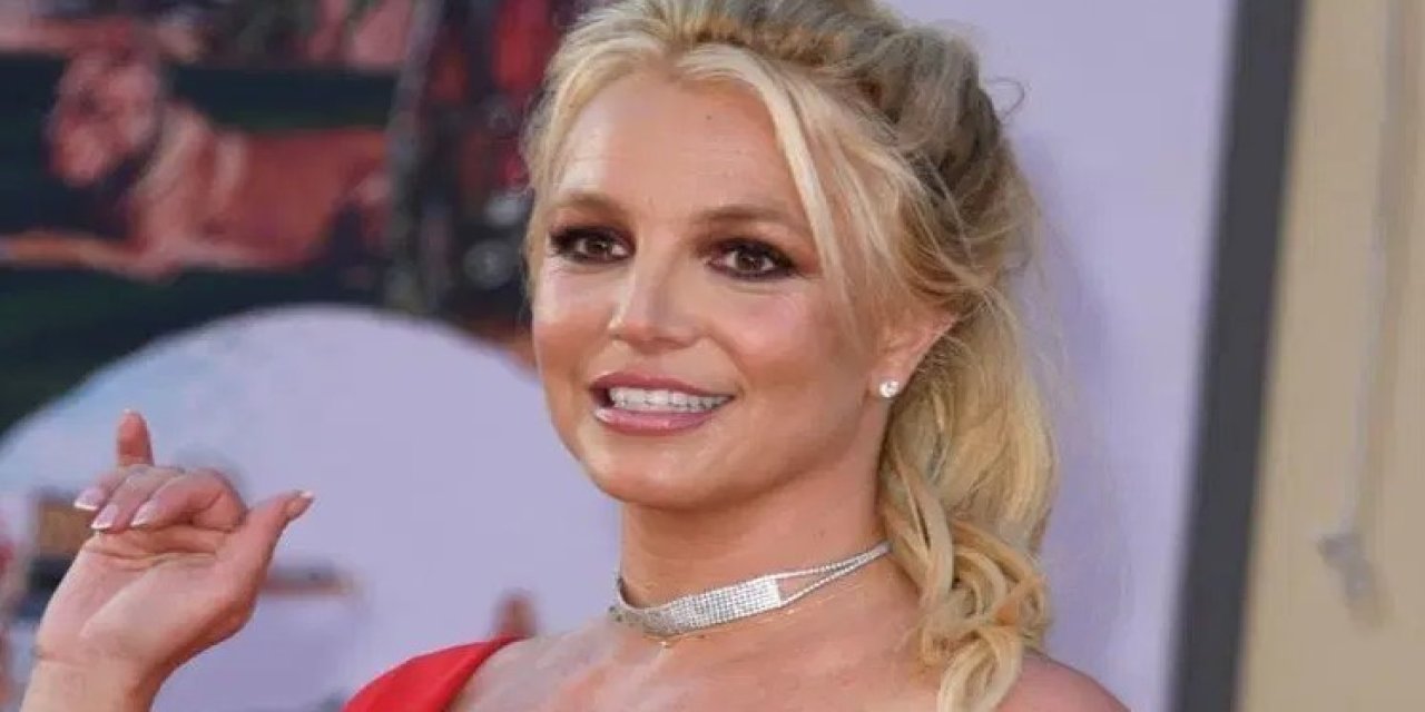 Britney Spears hayranlarını korkuttu: Merdivenlerden düştü