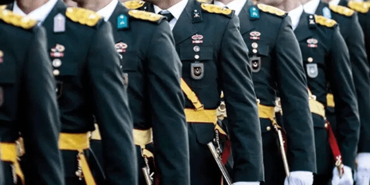 Atatürk rozeti tartışmasında ihraç edilen teğmenden "tehdit edildim" açıklaması