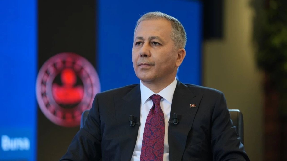 Ali Yerlikaya açıkladı! Trafikte yeni dönem: Cezalar belli oldu