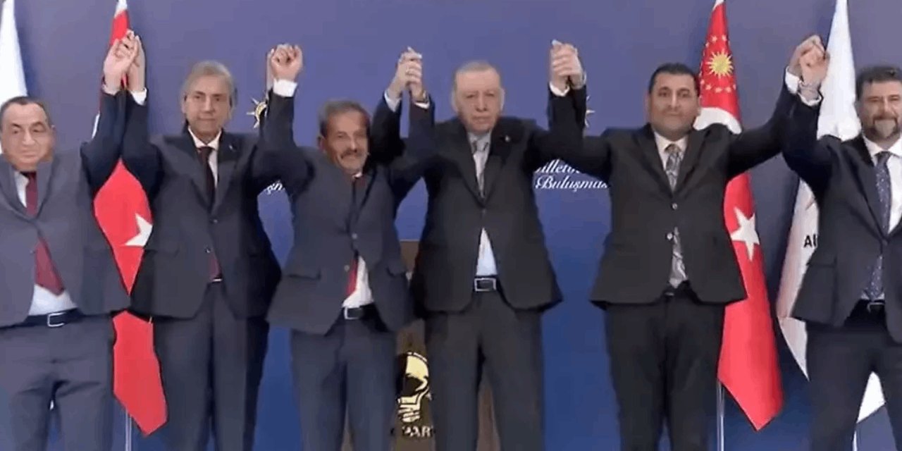 7 belediye başkanı AK Parti'ye katıldı! 4 ayrı partideydiler