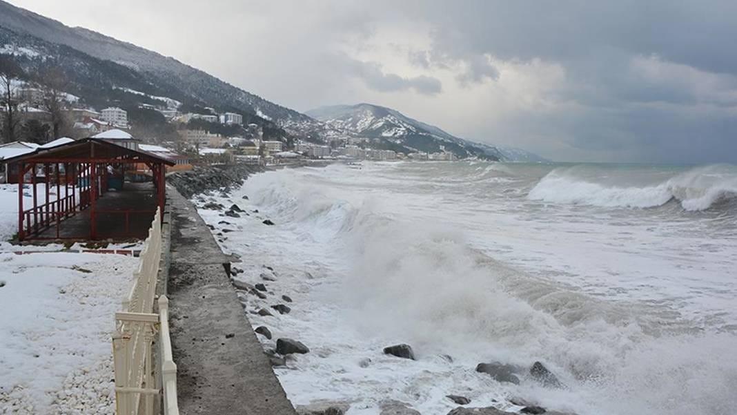 Kastamonu için fırtına uyarısı: Valilik vatandaşları uyardı