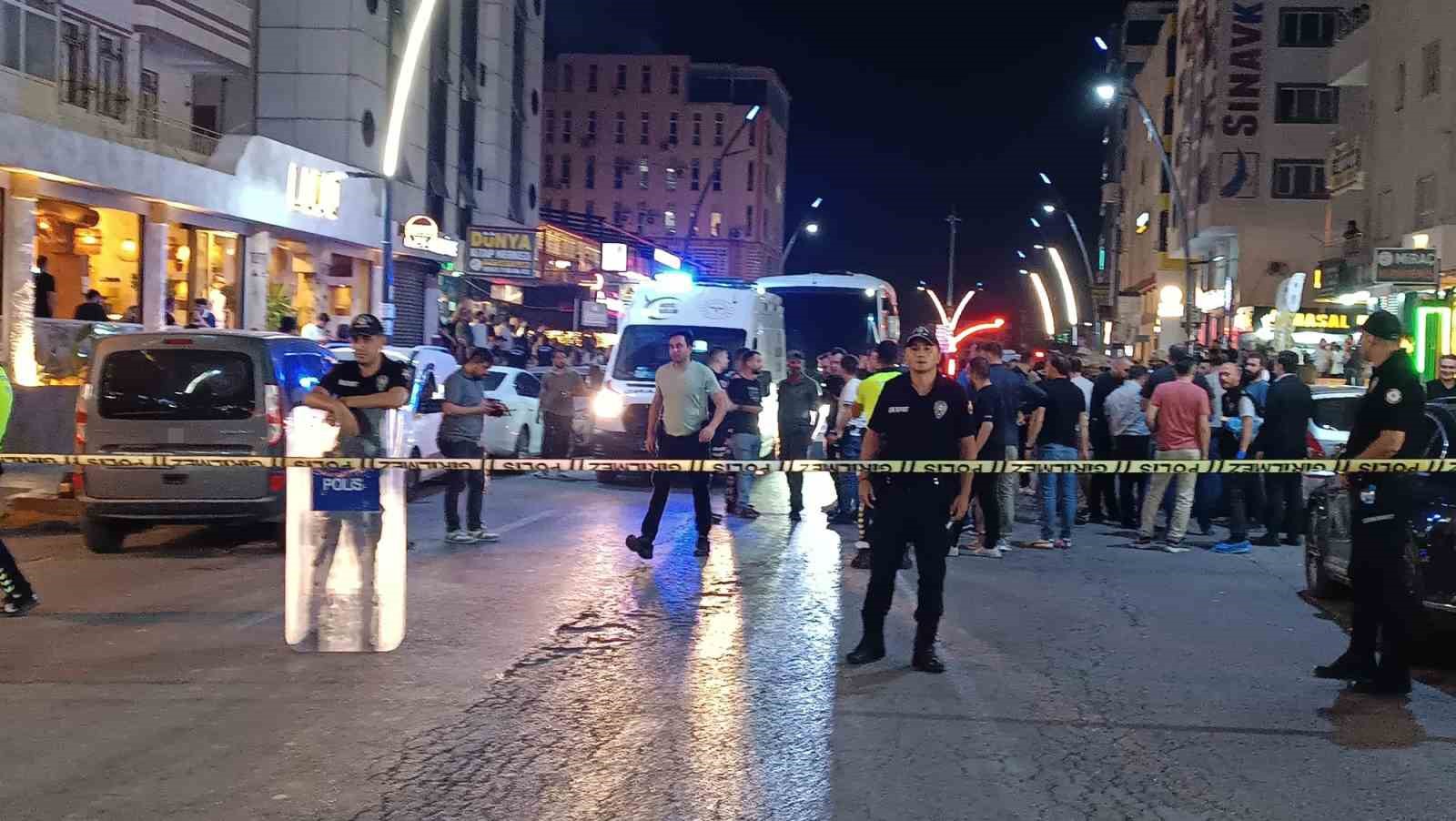 Batman'da silahlı kavgayı ayıran polis memuru yaralandı