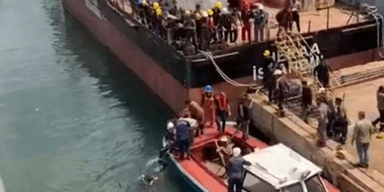 Tuzla'da tersanesinde gemi devrildi: 1 işçi öldü