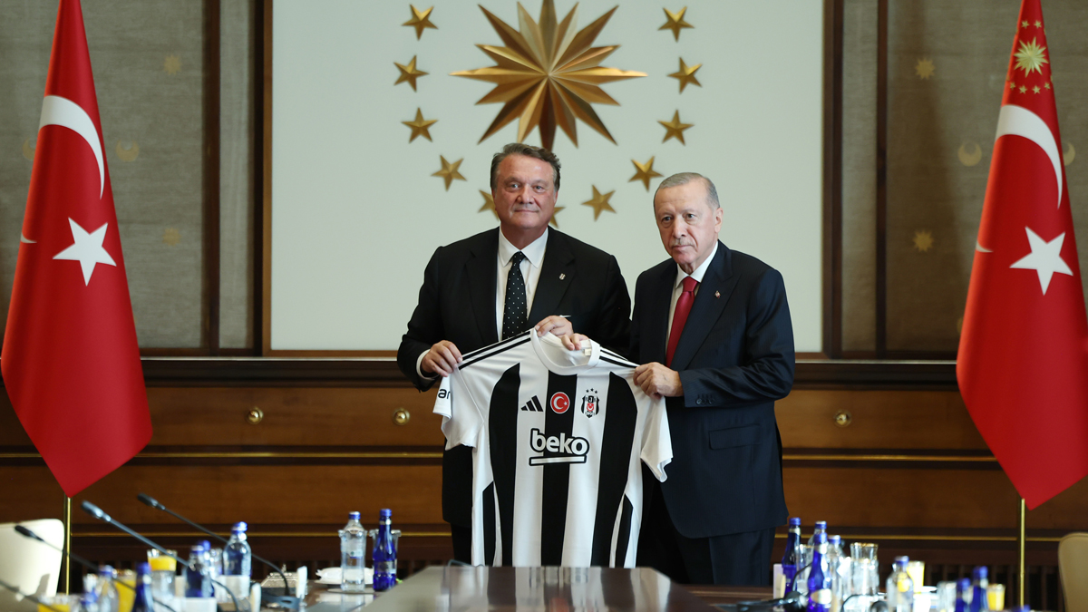 CB Erdoğan, Beşiktaş'ın geçmiş başarılarını övdü