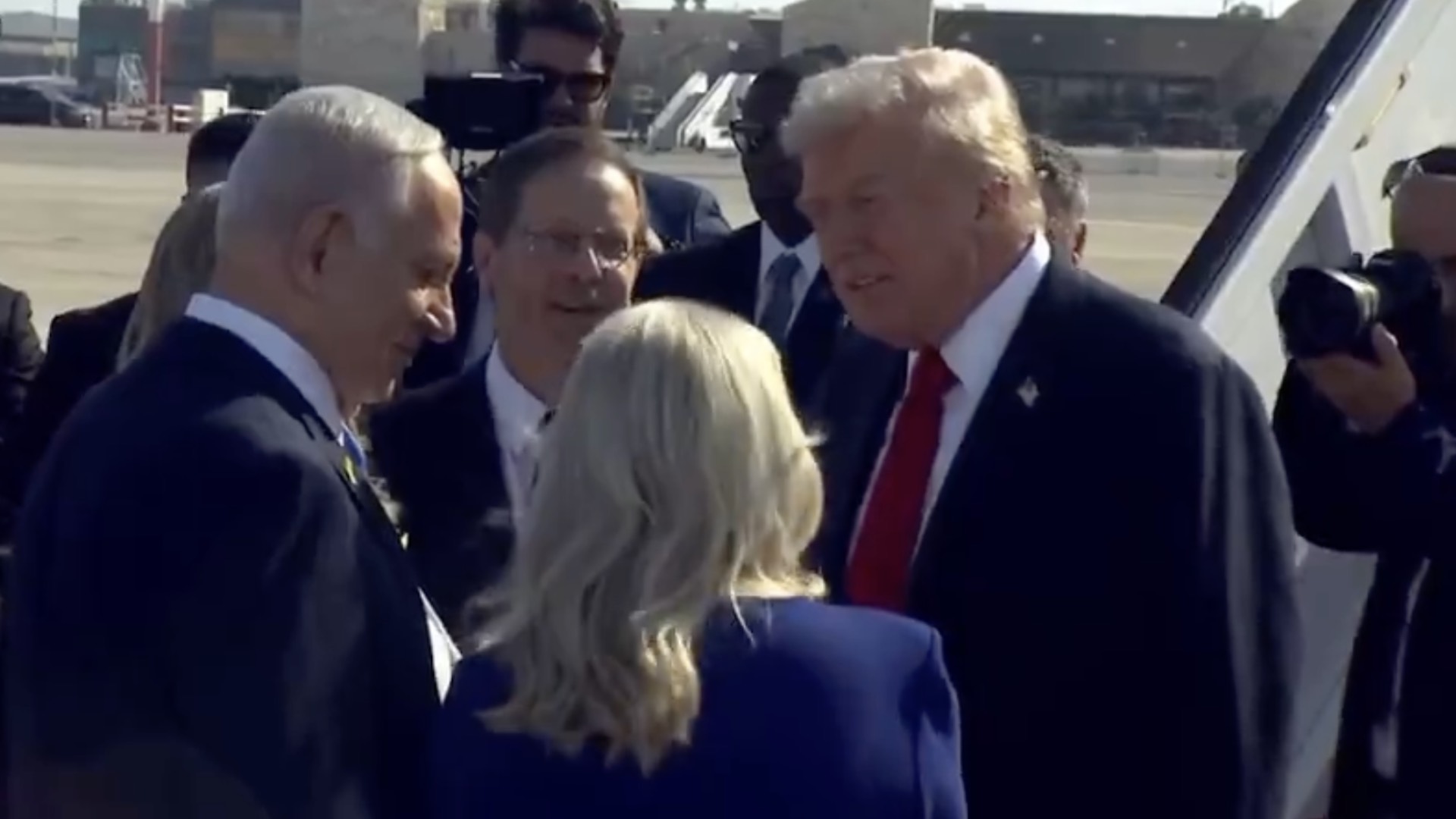 Trump İsrail'de: Netanyahu karşıladı, ziyaretin 4 saat sürmesi bekleniyor