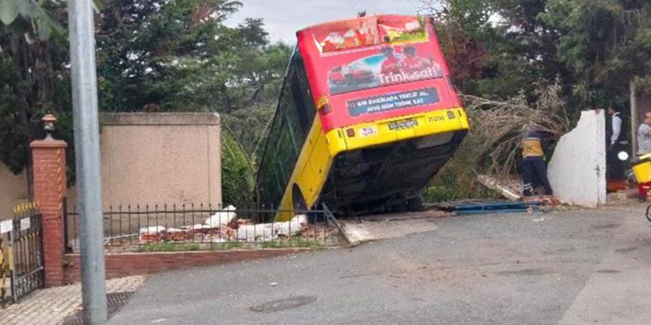 İETT otobüsü kaza yaptı! Frenleri tutmadı