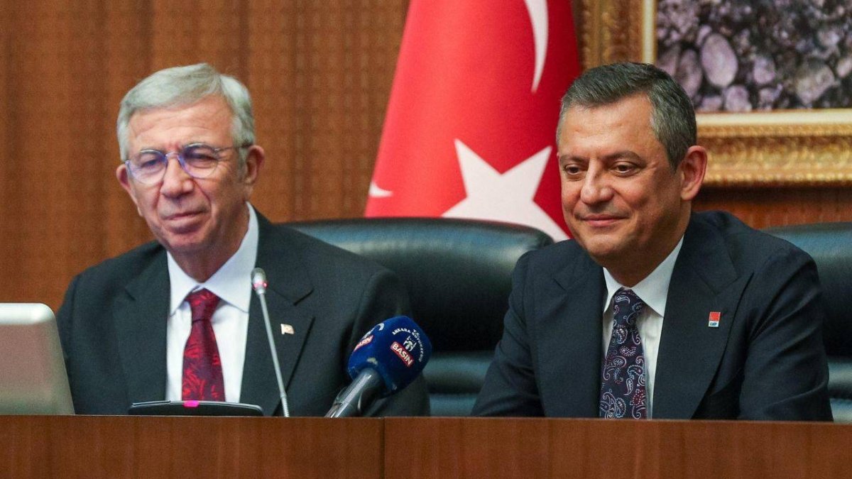 Özgür Özel ve Mansur Yavaş'tan sürpriz görüşme