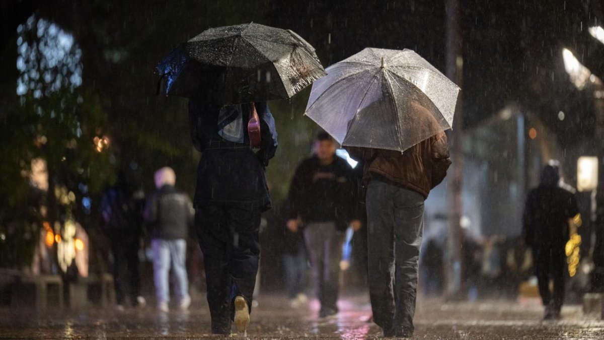 Sel ve su baskınına dikkat: İçişleri Bakanlığı'ndan sağanak yağış uyarısı