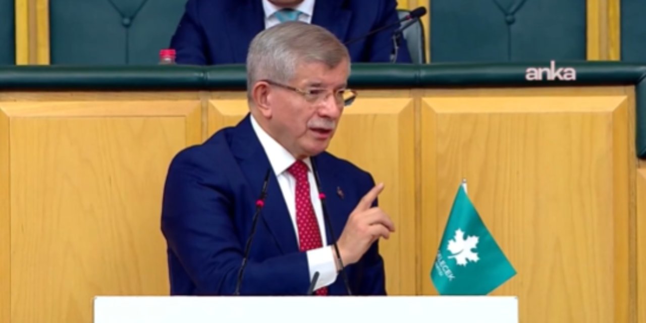 Ahmet Davutoğlu'ndan SharM zirvesine tepki: Barış tiyatrosu