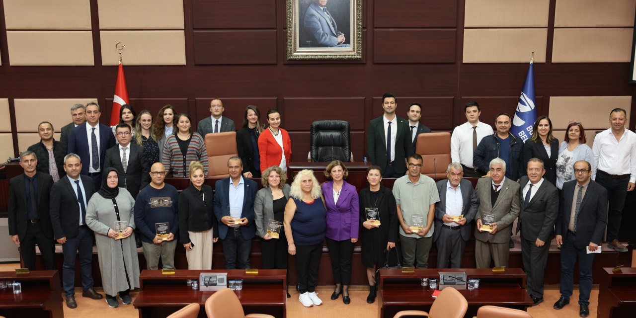 Eskişehir Büyükşehir Belediyesi’nden emekli personele teşekkür töreni