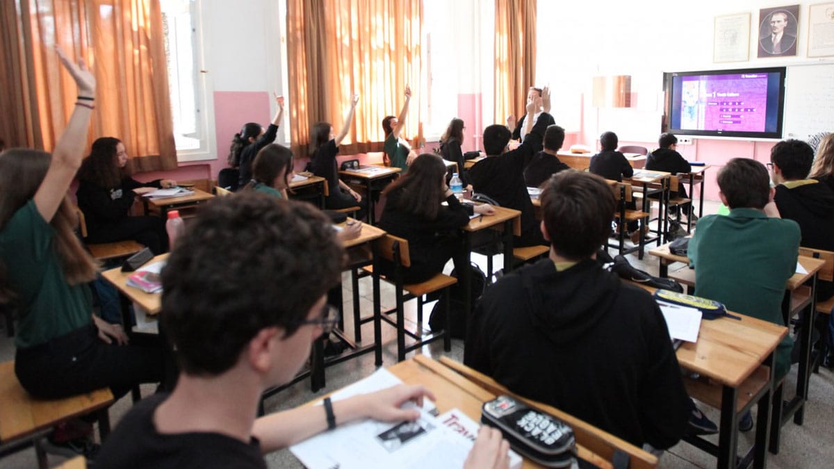 İstanbul’da liselere cuma namazı talimatı