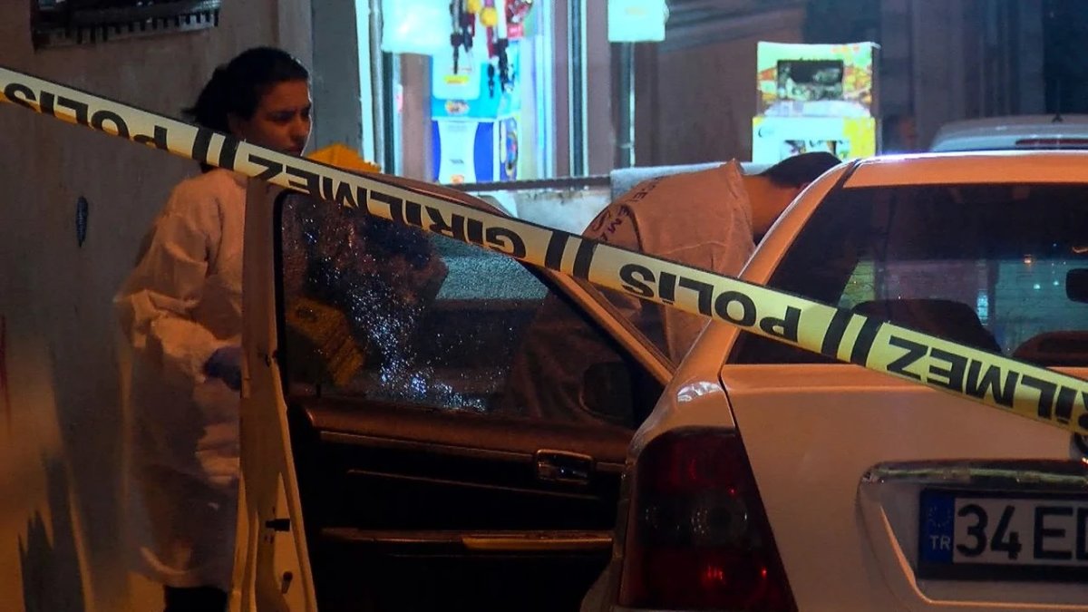 Esenyurt'ta kahvehaneye uzun namlulu silahlı saldırı kamerada