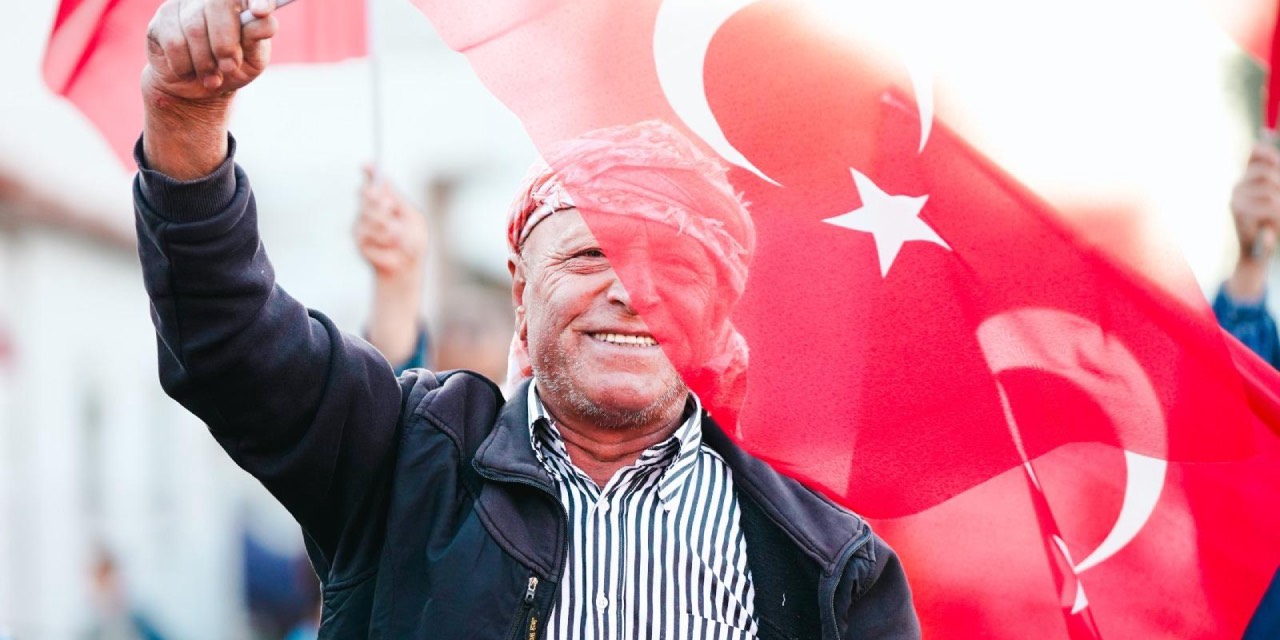 İzmir’de cumhuriyet coşkusu dört bir yana yayılıyor