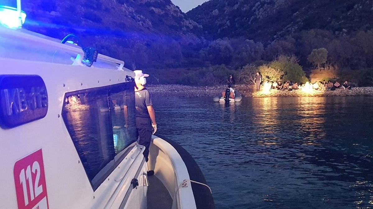 Marmaris'te 20 düzensiz göçmen gözaltına alındı