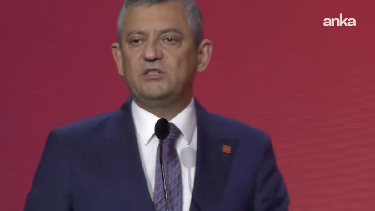 Özgür Özel'den Amsterdam'da konuştu: Eleştiren kim varsa gözaltına alınıyor