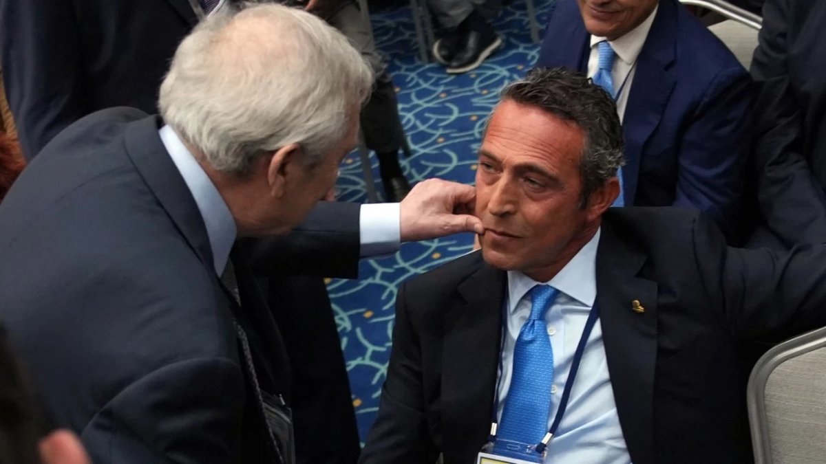 Aziz Yıldırım, Ali Koç'un yanağını sıktı