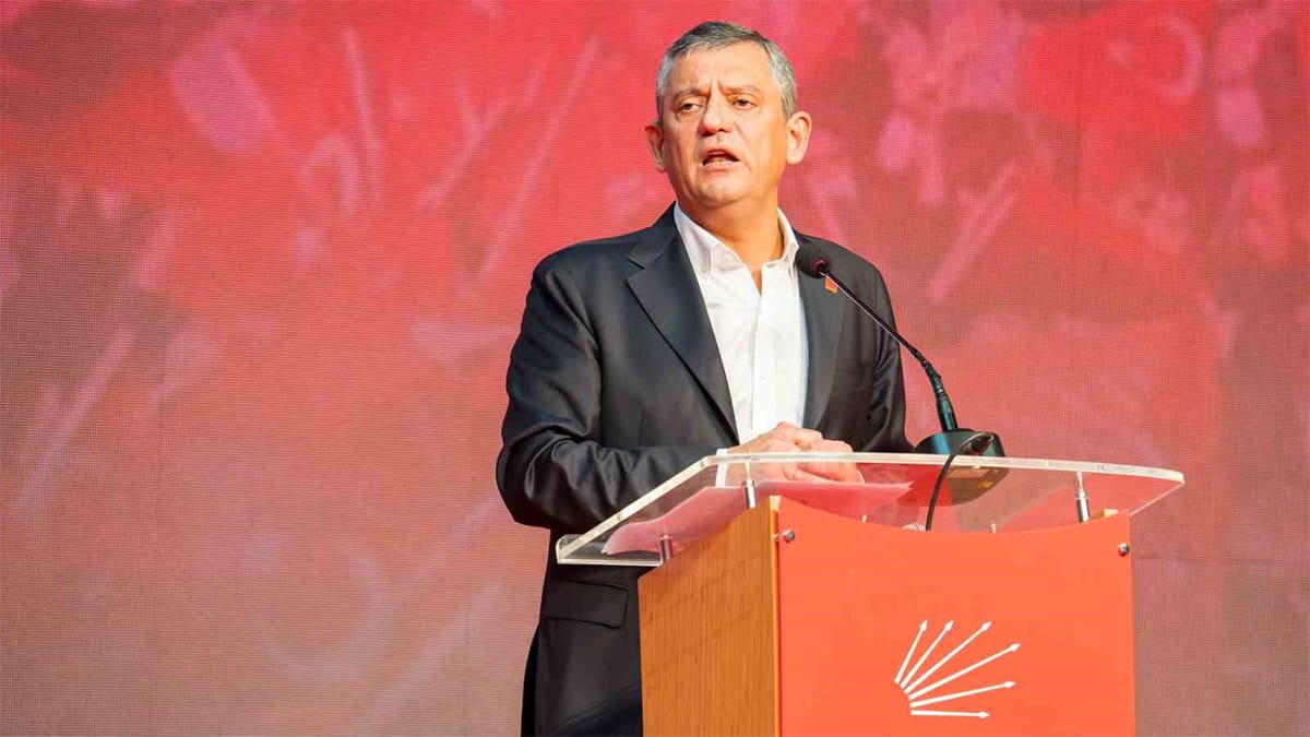 Özel, CHP Manisa İl Kongresi’nde konuştu: İmamoğlu aday olamazsa herkes cumhurbaşkanı adayım