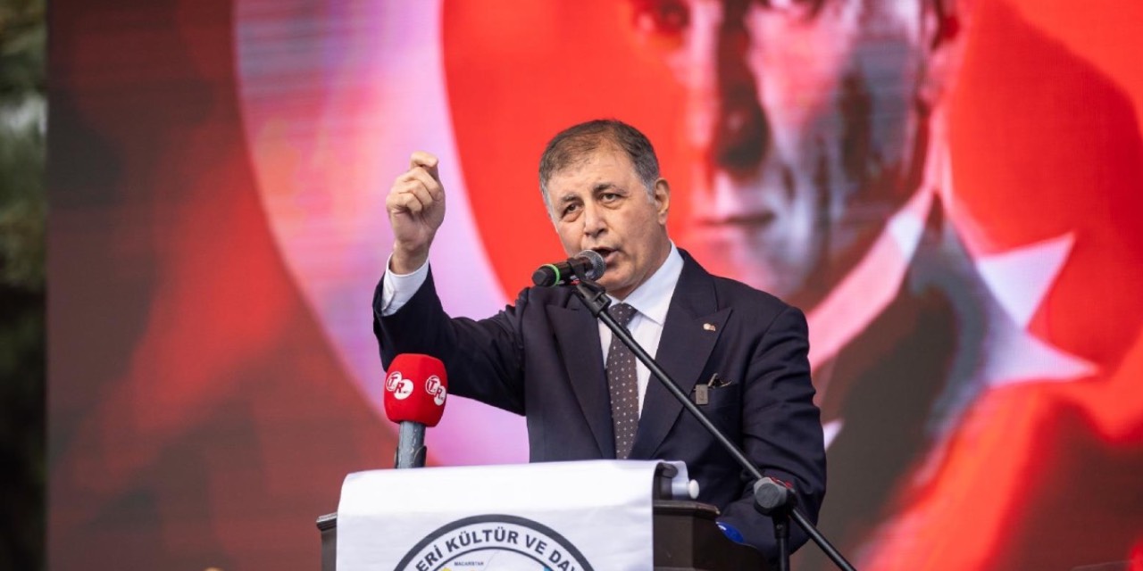 Başkan Tugay 12'nci Balkan Şenliği’nin açılışını yaptı