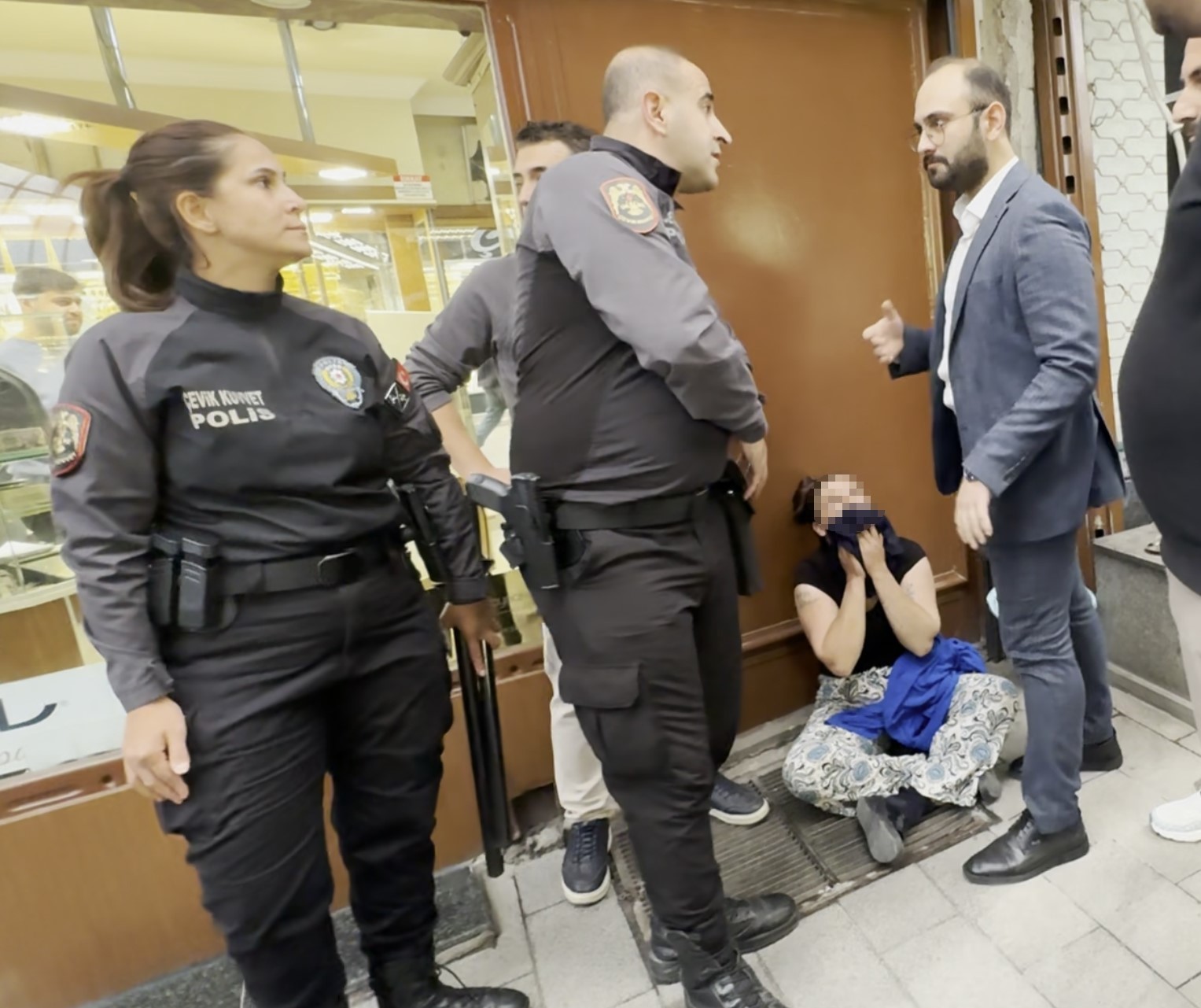 Kapalı Çarşı'daki sahte bilezik oyunu bozuldu