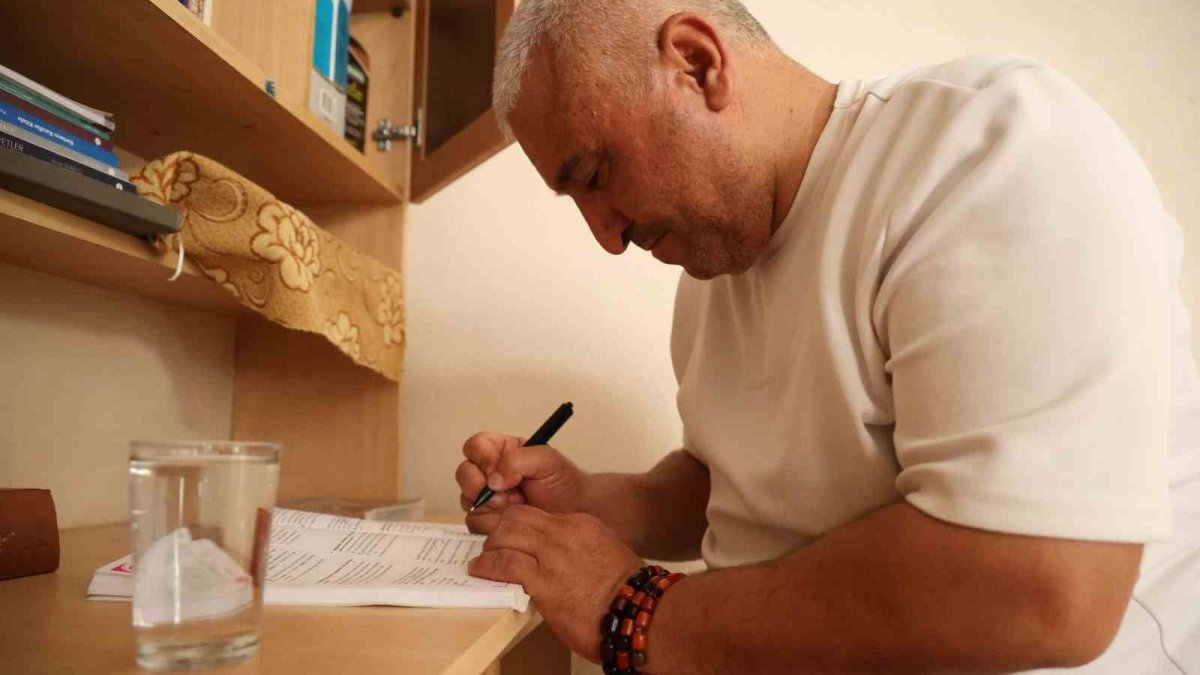 14 yıl sonra atandı: Annesi bile inanmadı