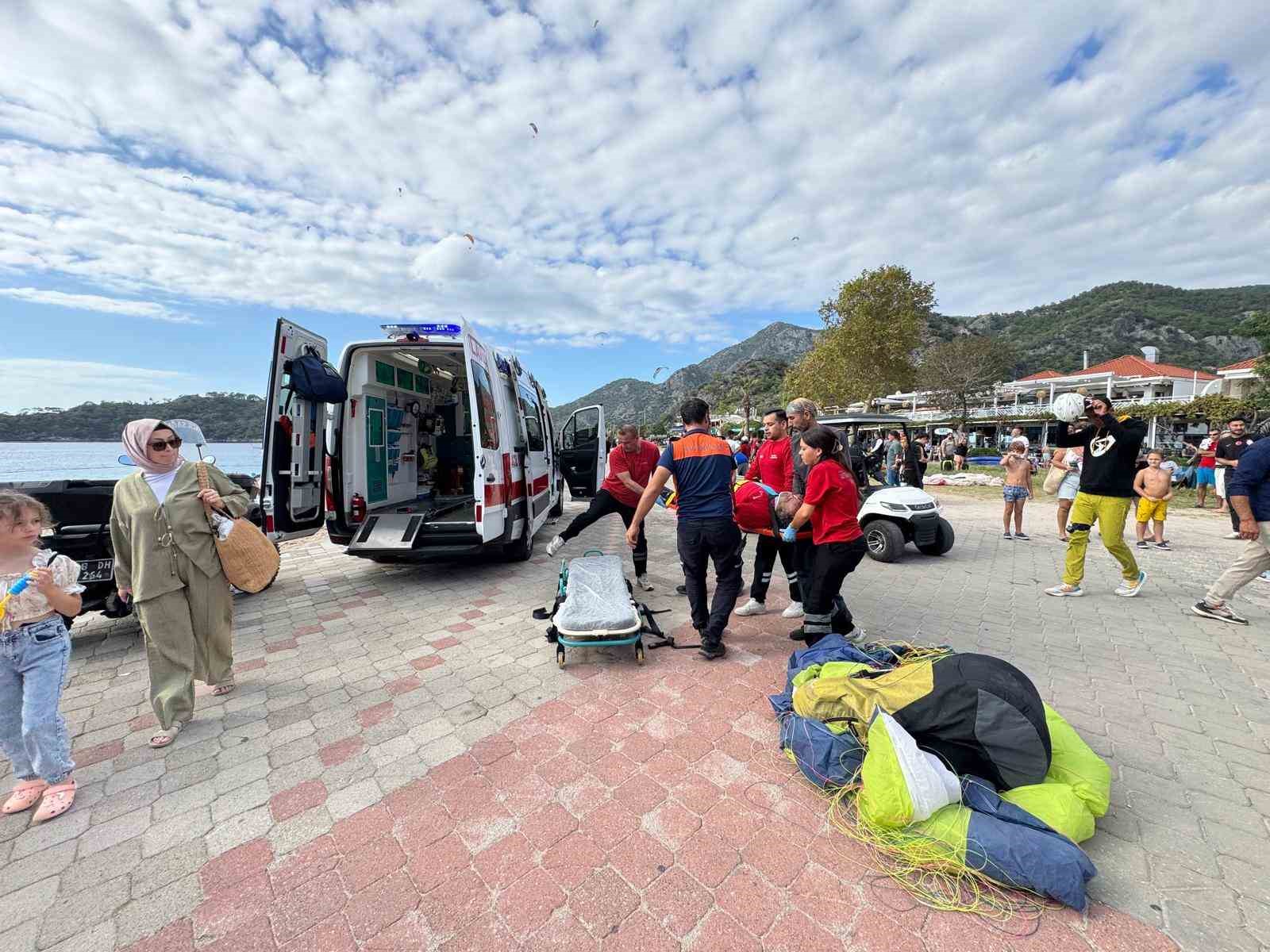 Yamaç paraşütleri havada çarpıştı! Yaralılar var