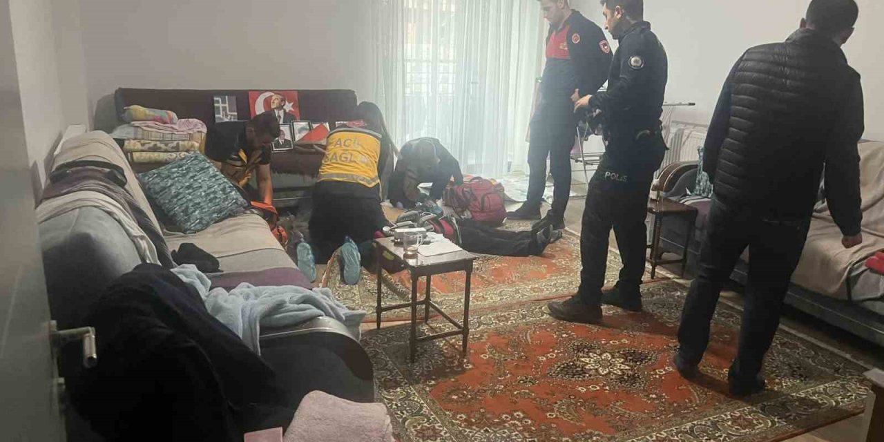 Emekli astsubay evinde ölü bulundu