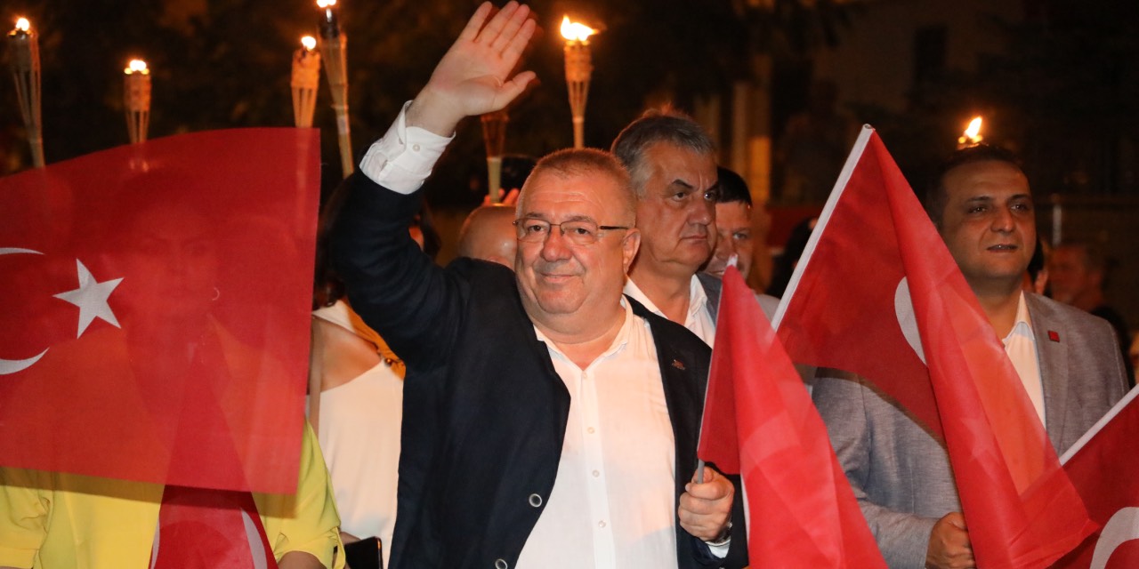 Edremit’te Başkan Ertaş’tan Cumhuriyet Bayramı mesajı
