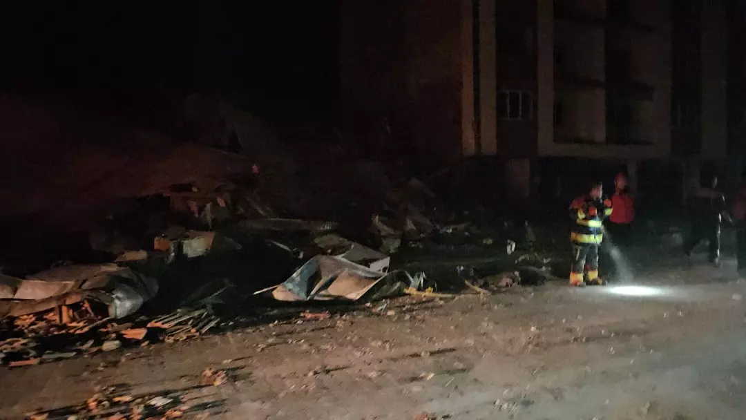 Ali Yerlikaya: Balıkesir depreminde 3 bina 1 dükkan yıkıldı