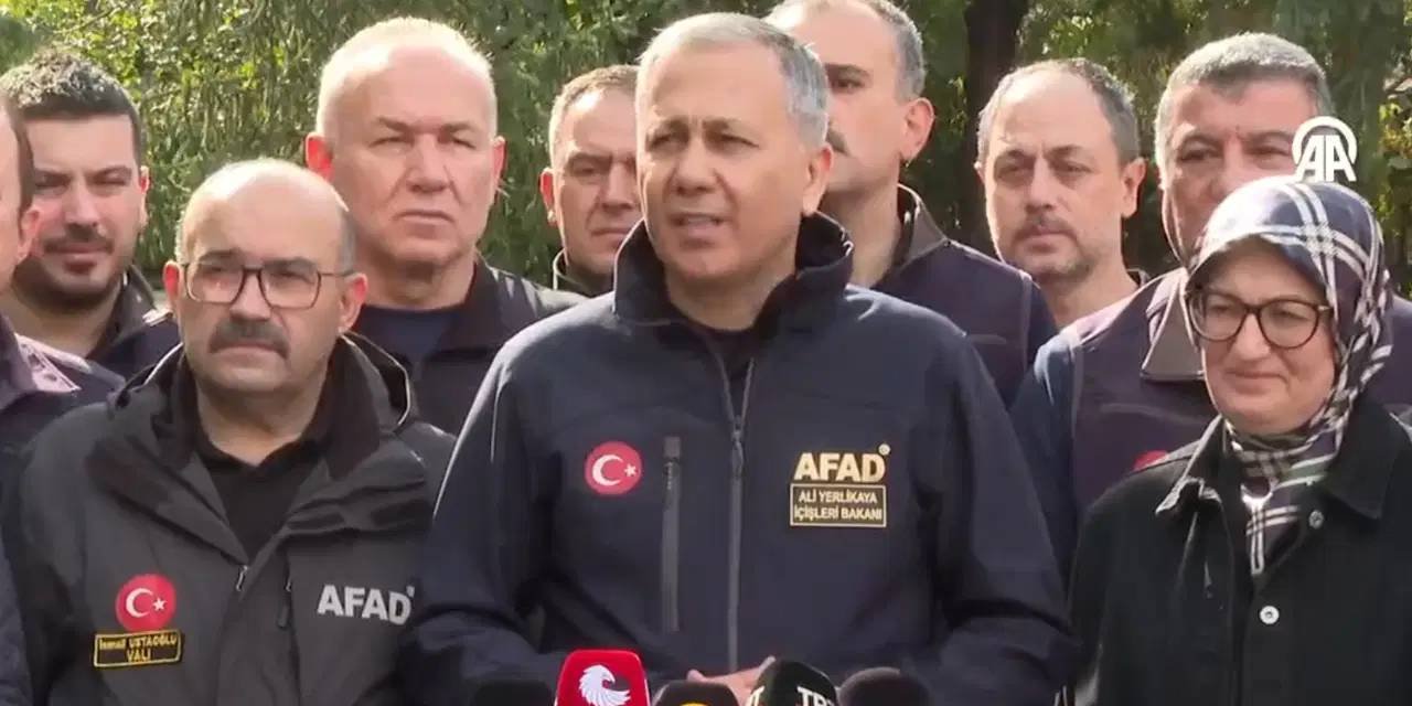 Ali Yerlikaya deprem bölgesinde açıklama yaptı: 4 bina yıkıldı, 26 kişi hafif yaralandı