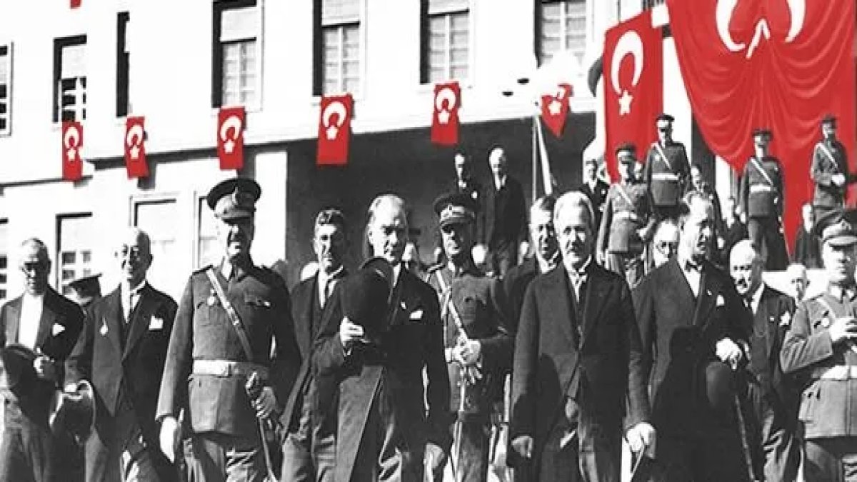 Türkiye Cumhuriyeti 102 yaşında: "Egemenlik kayıtsız şartsız milletindir"
