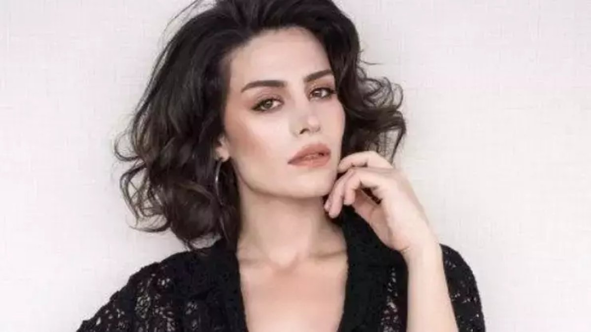 Belçim Bilgin'in gala kombini sosyal medyayı ikiye böldü