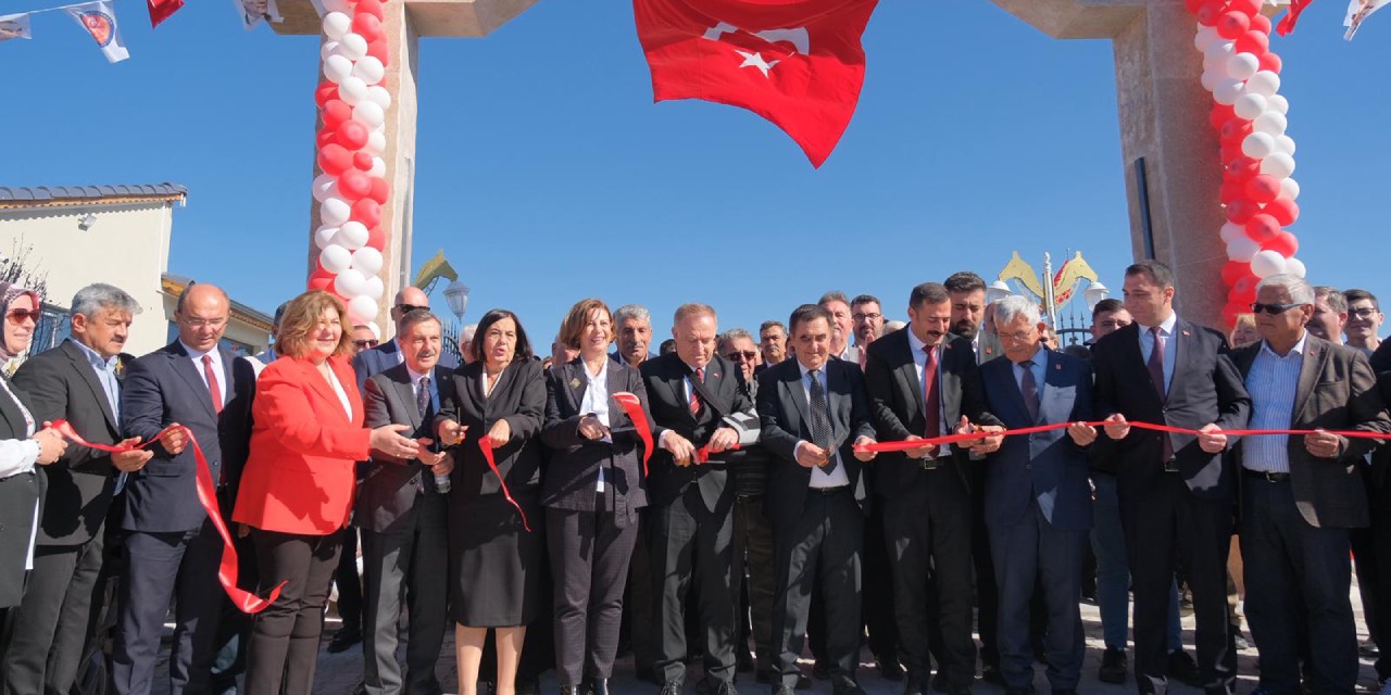 Mahmudiye’de cumhuriyet coşkusu: Göletli Park Açıldı