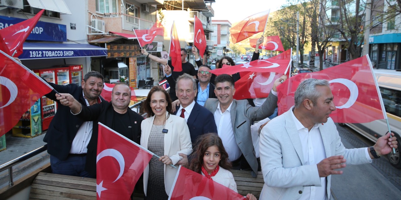 Karşıyaka’da 102’nci Cumhuriyet Bayramı coşkuyla kutlandı