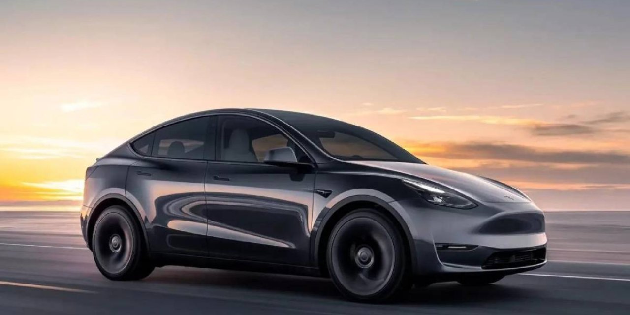 Tesla aracı sıfırından yüksek fiyata satmaya çalışıyordu: Bakanlığa selam gönderdi, 279 lira ceza yedi