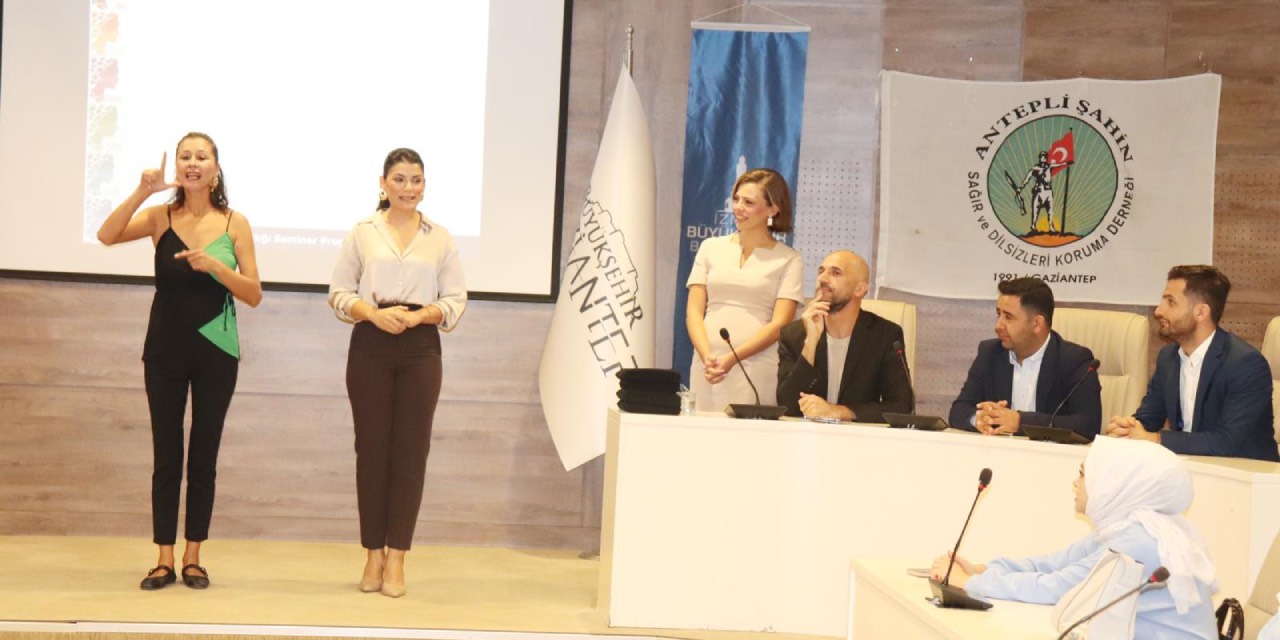 İzmir, Batman ve Gaziantep’te sağır ve işitme engelli kadınlara drama atölyesi